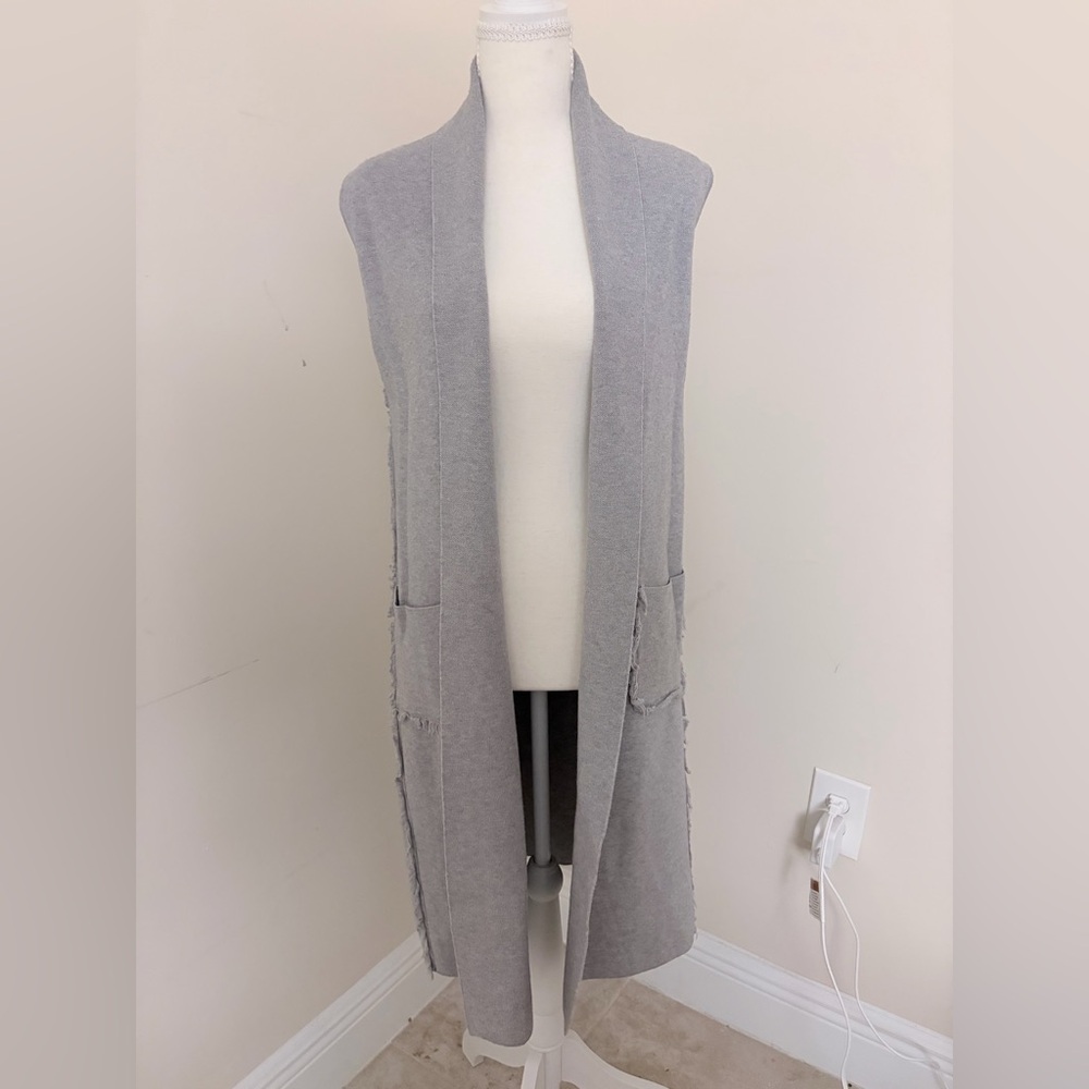 Tahari Gray Sleeveless Long Open-Front Knit Vest